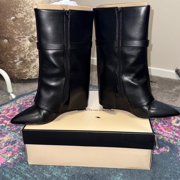 BCBG Rinzy Booties - Picture 5 of 6